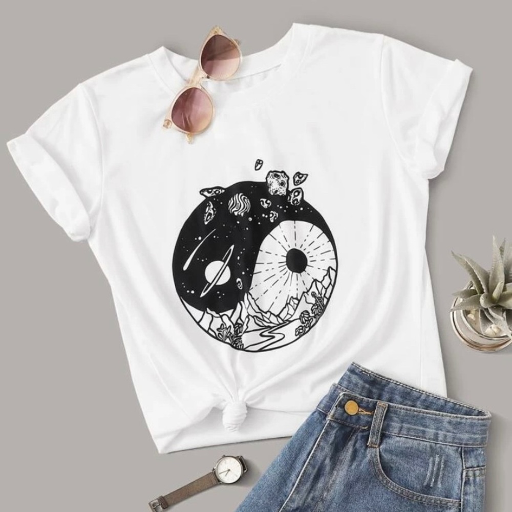 Cropped graphic tee